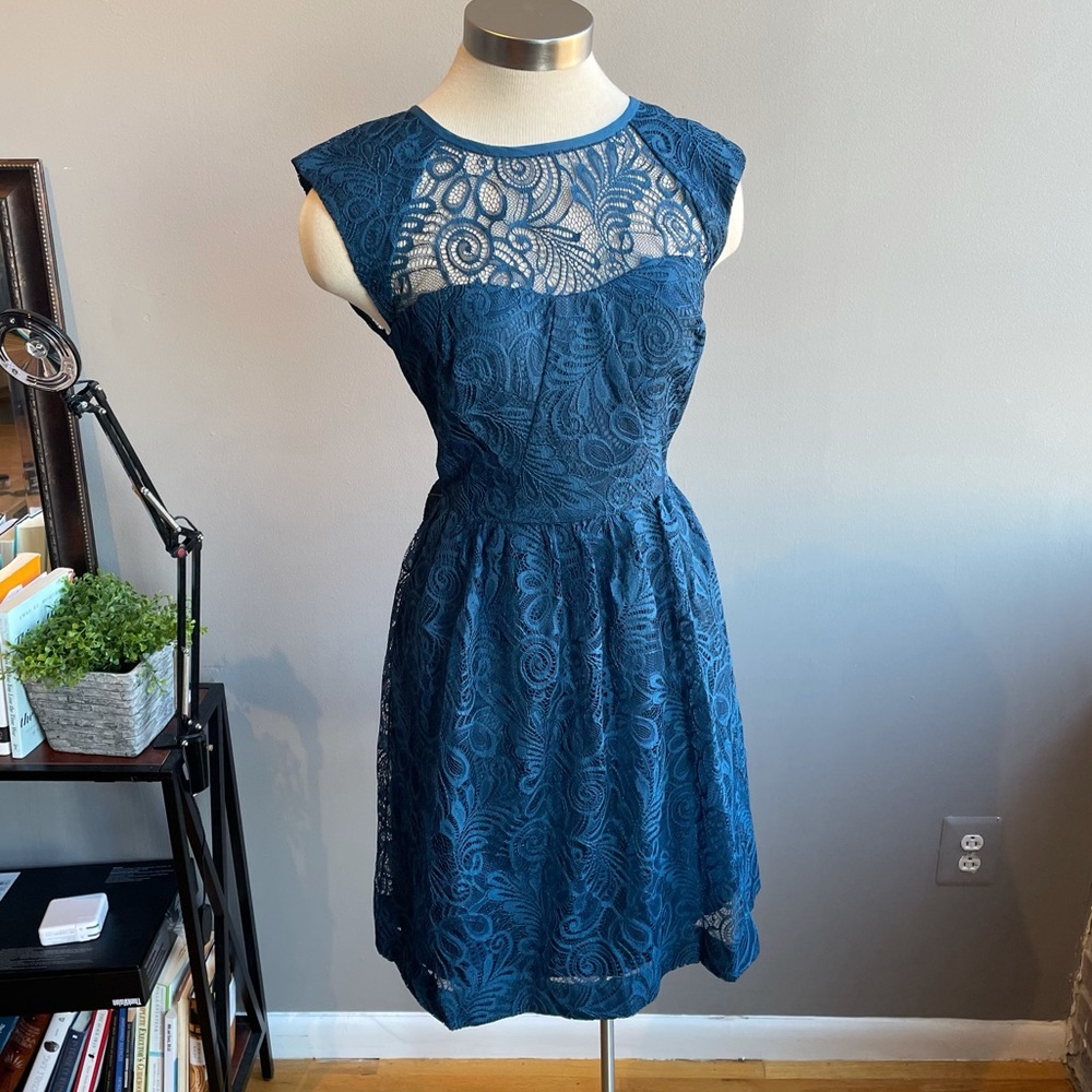 Trina Turk Cagney Lace dress mystic blue, size 6.